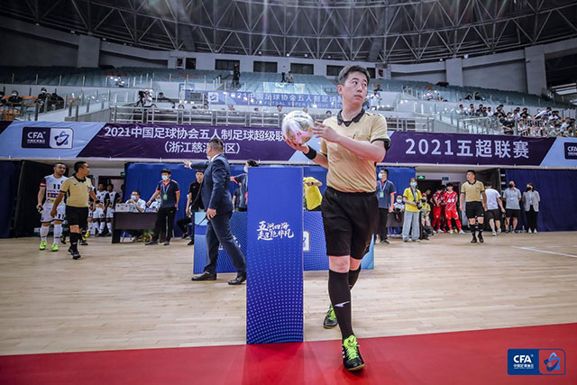 TA：姆巴佩射丢点球后情绪低落 赛后未感谢球迷